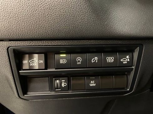 Used 2024 Toyota Tundra Limited w/ Power Package image 17