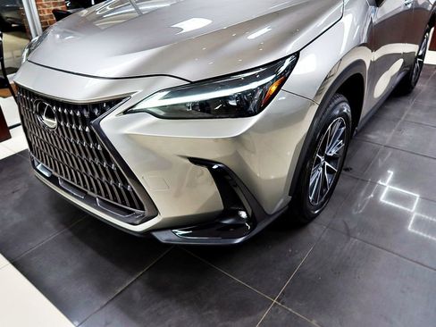 Used 2024 Lexus NX 250 FWD image 6