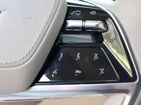 Certified 2025 Cadillac Escalade Sport Platinum AWD/4WD image 25