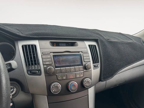 Used 2010 Hyundai Sonata GLS image 12