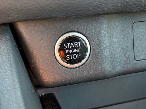 Used 2021 Nissan Rogue SV image 27