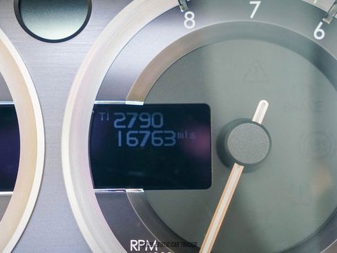 Used 2015 Aston Martin DB9 Volante image 48