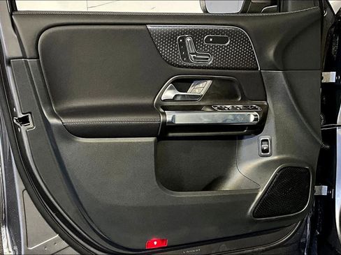 New 2026 Mercedes-Benz GLB 250 4MATIC image 11