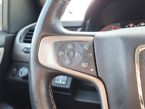 Used 2015 GMC Yukon Denali w/ Premium Package image 24