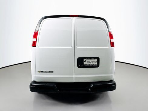 Used 2022 Chevrolet Express 2500 w/ Driver Convenience Package RWD image 6