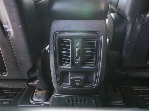 Used 2019 Jeep Grand Cherokee Altitude AWD/4WD image 34