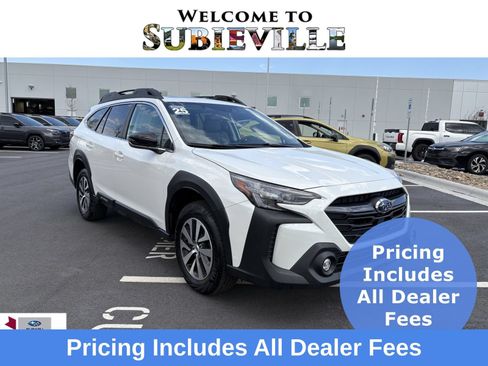 Certified 2025 Subaru Outback Premium AWD/4WD image 1