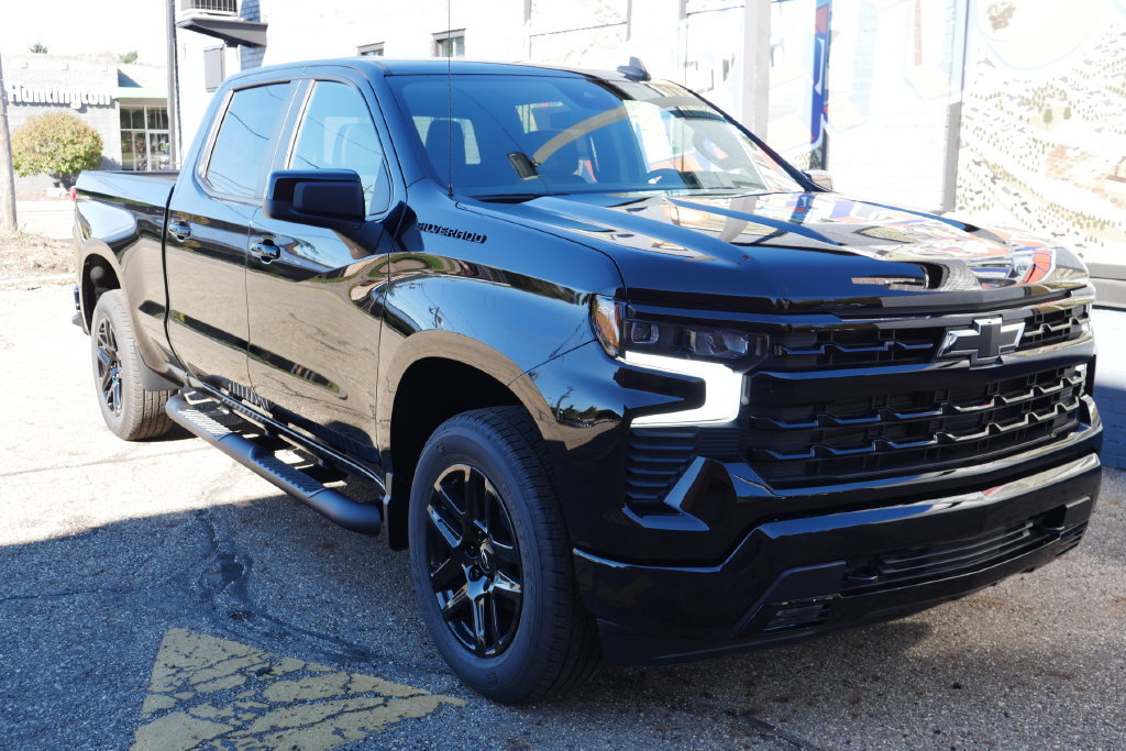 New 2026 Chevrolet Silverado 1500 RST w/ Dark Appearance Package AWD/4WD image 29