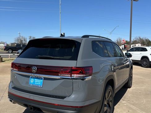 New 2026 Volkswagen Atlas SE FWD image 5