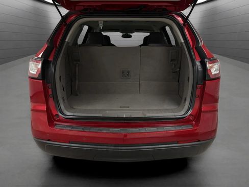 Used 2014 Chevrolet Traverse LT w/ LPO, 'HIT The Road' Package FWD image 18