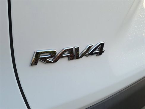 Used 2023 Toyota RAV4 LE image 4