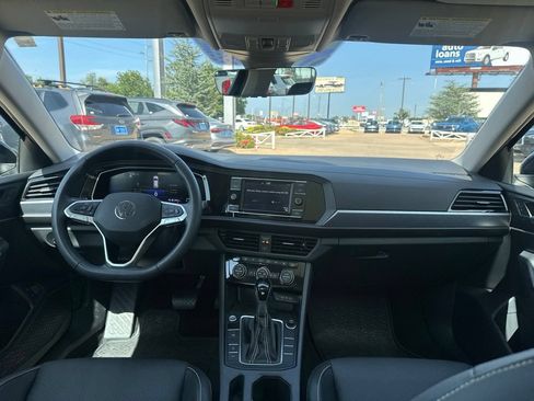 Used 2024 Volkswagen Jetta SE w/ Panoramic Sunroof Package FWD image 19