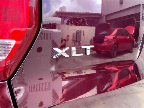 Used 2019 Ford Explorer XLT w/ Equipment Group 201A FWD image 10