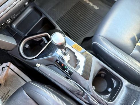 Used 2018 Toyota RAV4 Limited image 18