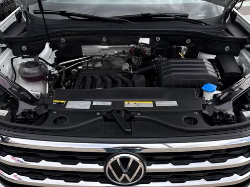 Used 2021 Volkswagen Atlas Cross Sport SE image 29