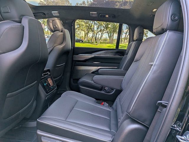 New 2026 Cadillac Escalade IQ Sport 2 w/ LPO, ONYX Package AWD/4WD image 17