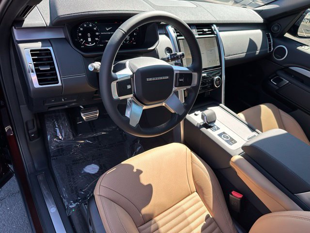 New 2026 Land Rover Discovery Limited Edition AWD/4WD image 7