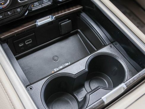 Used 2021 GMC Yukon Denali w/ Denali Premium Package image 30