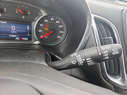 Used 2020 Chevrolet Equinox LT image 16