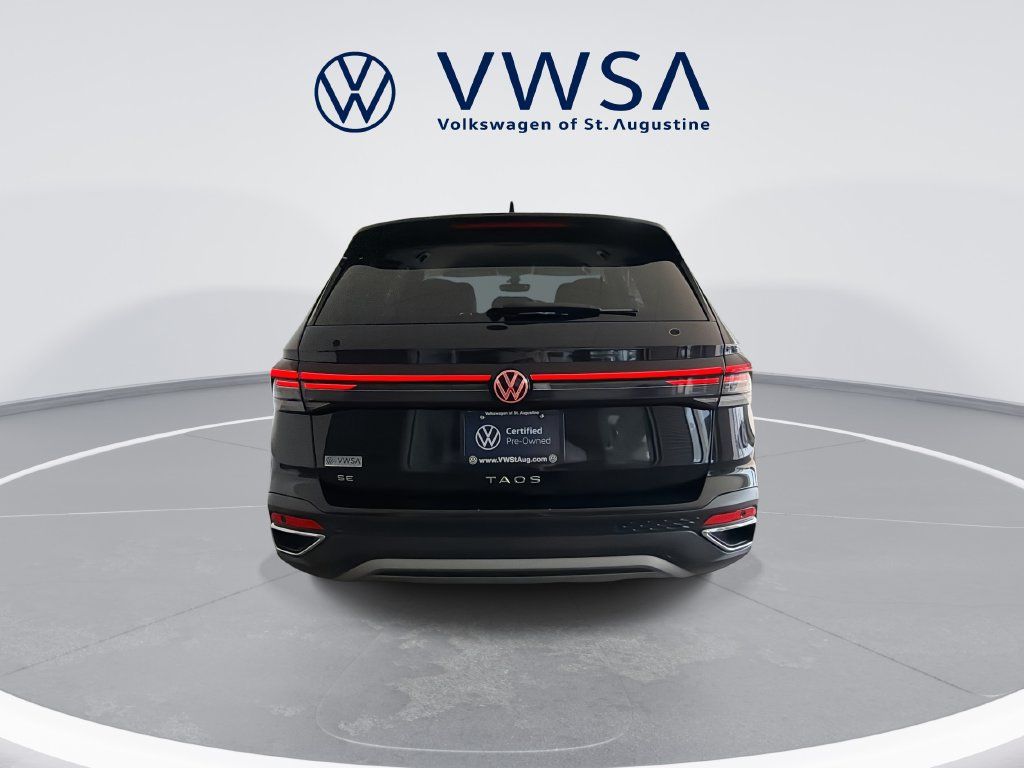 Certified 2025 Volkswagen Taos SE FWD image 7