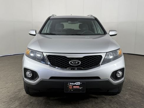 Used 2012 Kia Sorento LX w/ Convenience Pkg FWD image 2