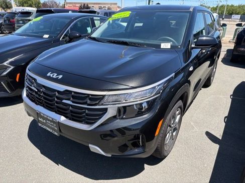 Used 2026 Kia Seltos LX FWD image 1