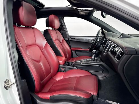 Used 2018 Porsche Macan S image 38