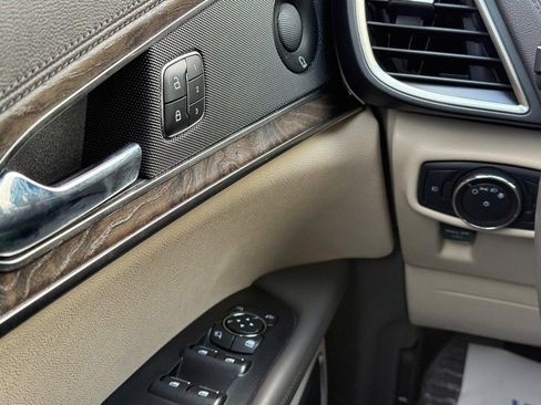 Used 2020 Lincoln Nautilus Reserve image 20