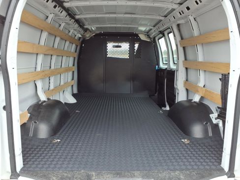 Used 2024 Chevrolet Express 2500 2500 w/ Driver Convenience Package image 10