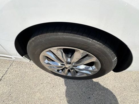 Used 2018 Kia Sedona SX Limited FWD image 35