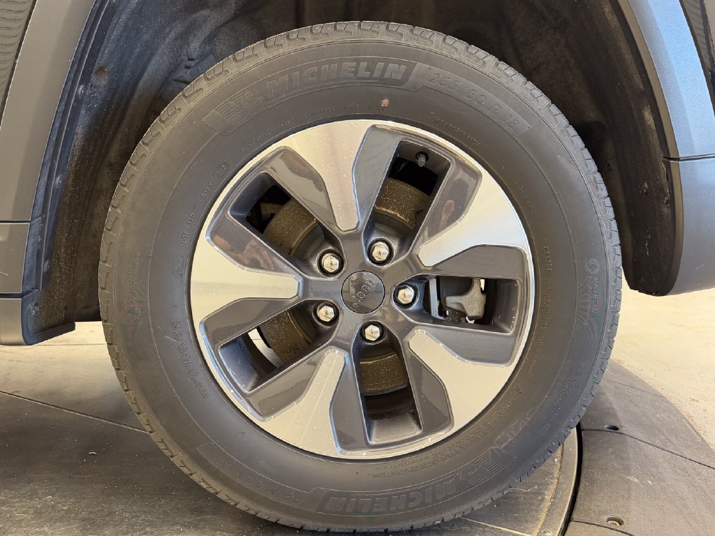 Used 2023 Jeep Grand Cherokee 4WD 4xe image 7