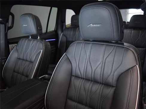Used 2025 Buick Enclave Avenir w/ Trailering Package, 5000 lbs. image 19