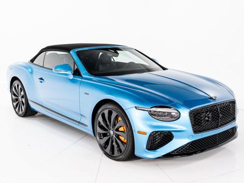 New 2025 Bentley Continental GTC image 8
