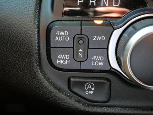 Used 2020 RAM 1500 Big Horn AWD/4WD image 29