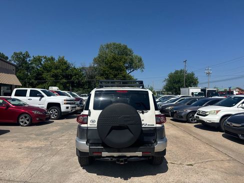 Used 2012 Toyota FJ Cruiser 2WD w/ Convenience Pkg image 16