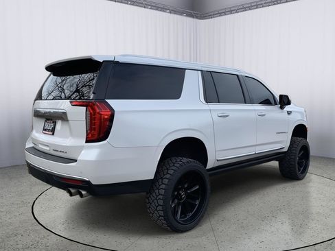 Used 2021 GMC Yukon XL Denali w/ Denali Premium Package AWD/4WD image 5