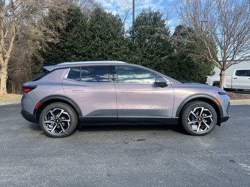 New 2026 Chevrolet Equinox EV LT AWD/4WD image 10