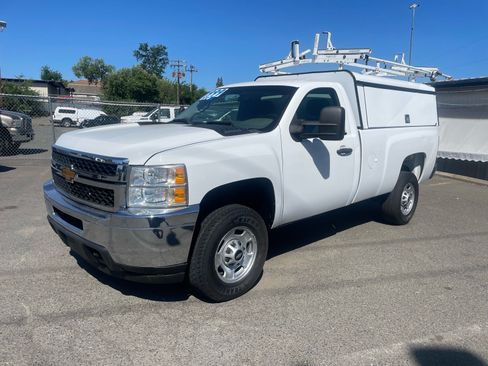 Used 2014 Chevrolet Silverado 2500 W/T AWD/4WD image 2