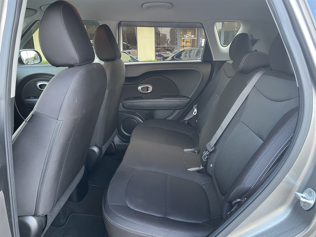 Used 2016 Kia Soul FWD image 22