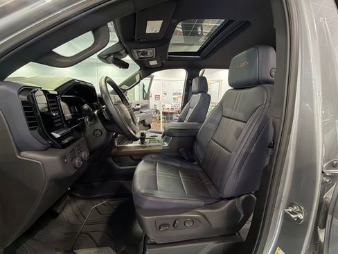 Used 2025 Chevrolet Silverado 1500 High Country RWD image 12