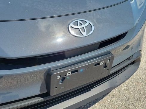 Used 2024 Toyota Prius LE FWD image 8