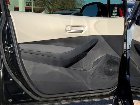 Used 2021 Toyota Corolla LE FWD image 22