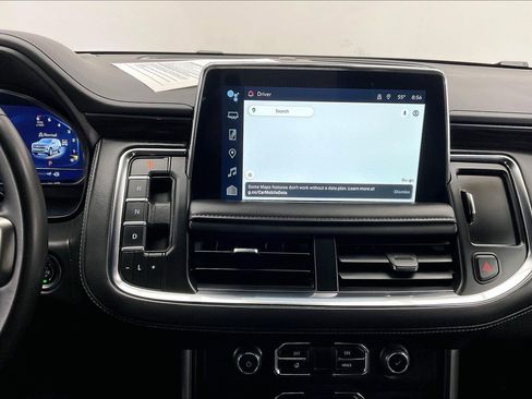 Used 2024 Chevrolet Suburban LT image 5