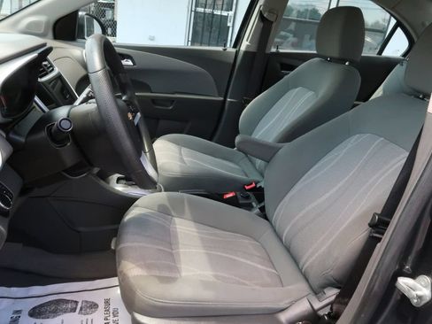 Used 2019 Chevrolet Sonic LT FWD image 5