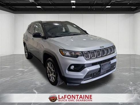 Used 2025 Jeep Compass Limited AWD/4WD image 7