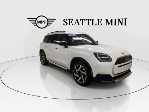 Used 2025 MINI Cooper Countryman SE w/ Comfort Package Max AWD/4WD image 2