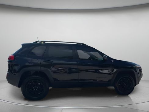 Used 2016 Jeep Cherokee Trailhawk w/ Comfort/Convenience Group image 31