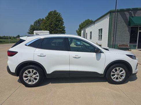Used 2023 Ford Escape Active AWD/4WD image 9