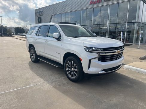 Used 2021 Chevrolet Tahoe LT w/ LT Signature Package image 4