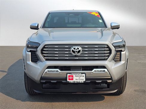 Used 2024 Toyota Tacoma Limited image 8